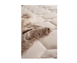 Sealy Posturepedic Jubilee Deluxe 4ft6 Double Mattress by Sealy