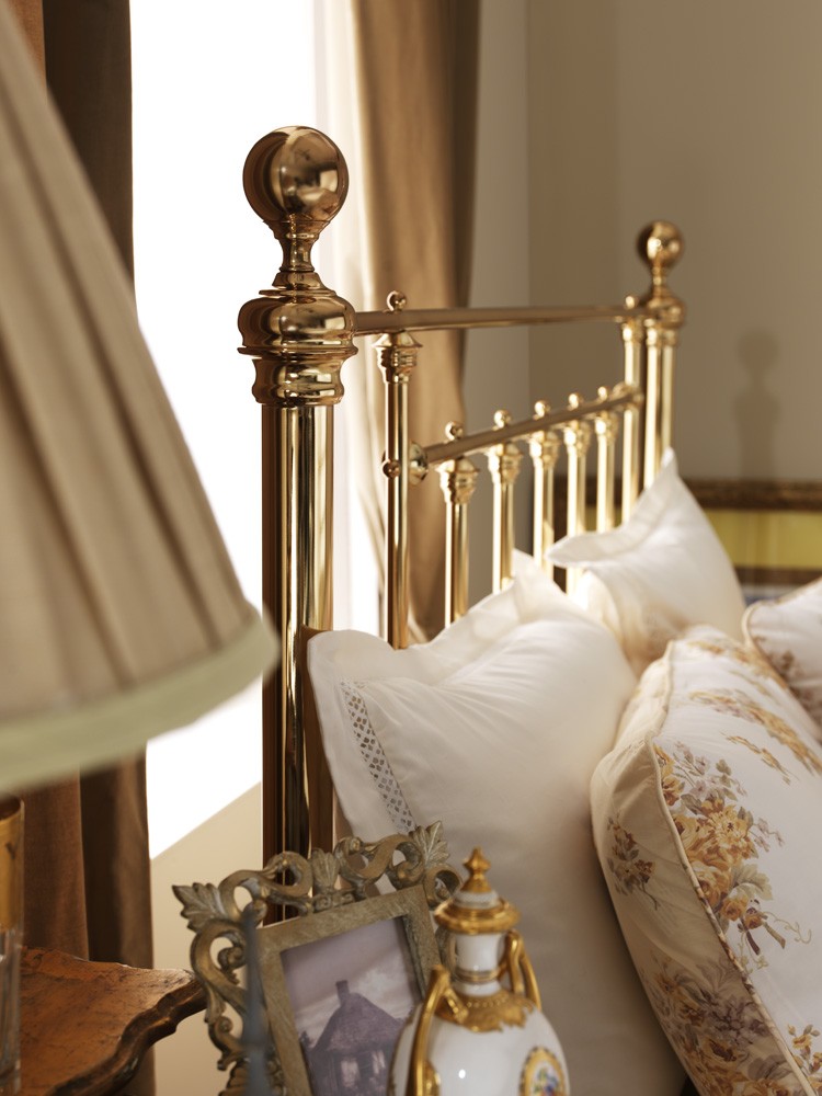 Serene Benjamin 4ft Small Double Brass Metal Bed Frame by Serene Furnishings Serene Benjamin 4ft Small Double Brass Metal Bed Frame by Serene Furnishings